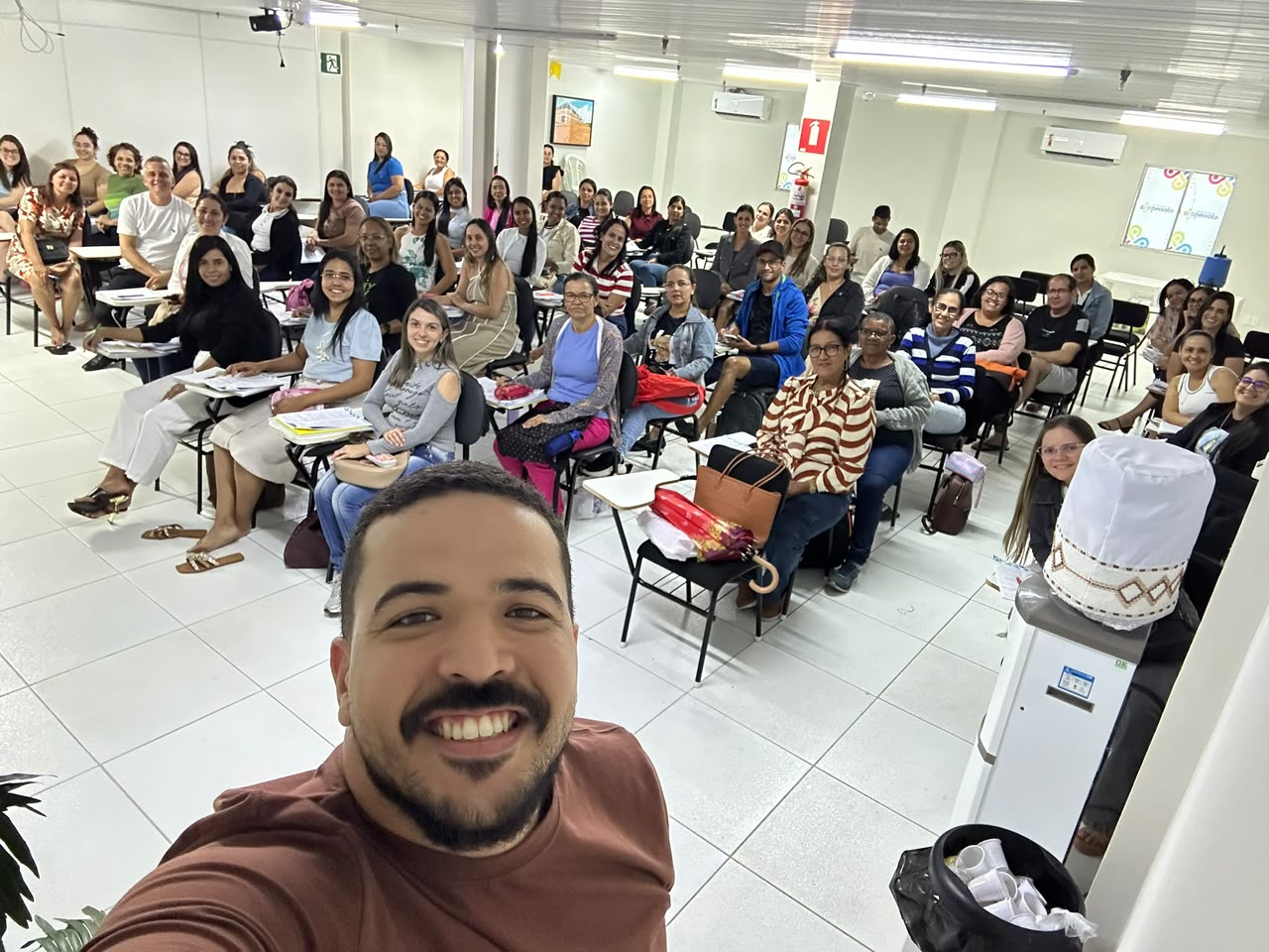 Alunos em aulão ministrado pelo Professor Leonardo Andrade
